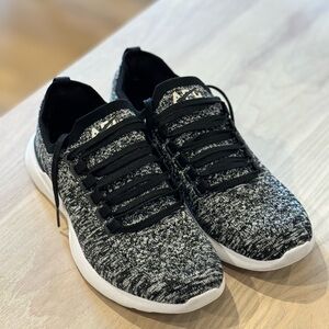 APL TechLoom Breeze Sneakers, Black/White/Melange, 7